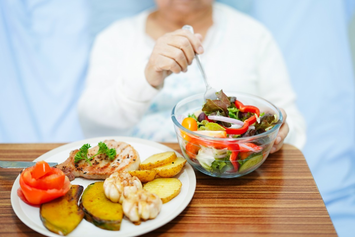 Alimentação Após os 40: Como a Nutrição Auxilia nas Mudanças Hormonais e no Metabolismo