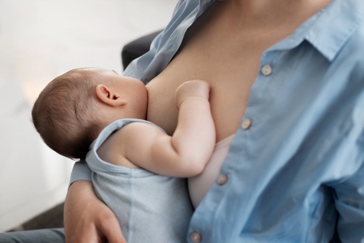 Amamentação Influencia Microbiota Intestinal e Pode Reduzir Risco de Hipertensão, Estudo USP