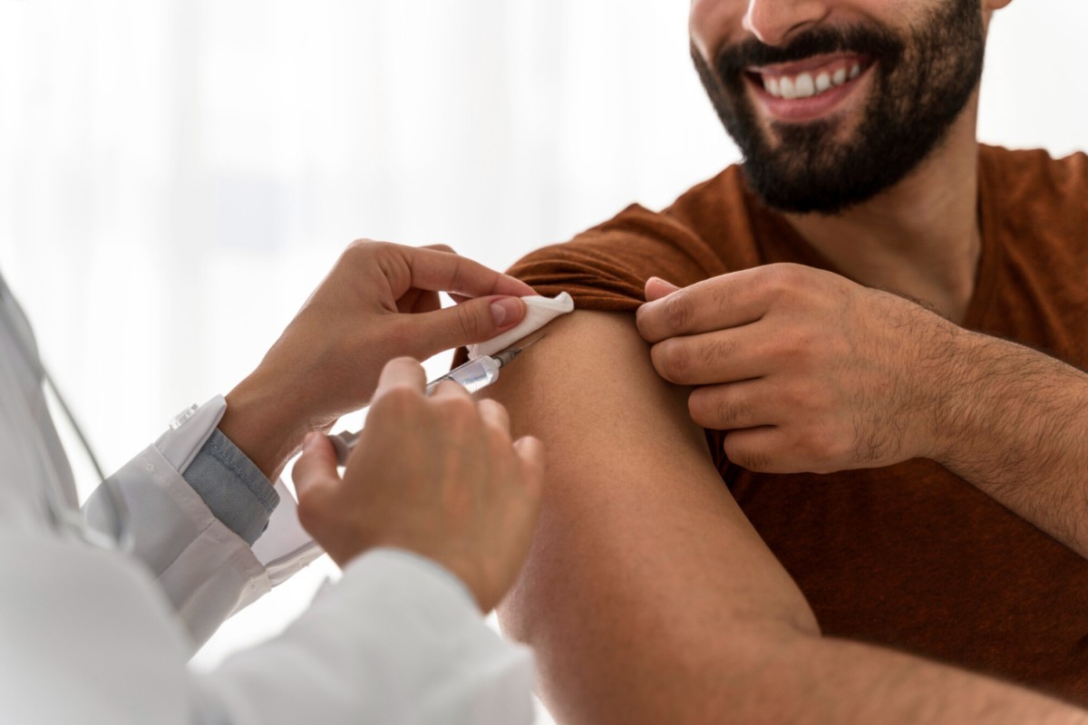 HPV: Como ocorre a transmissão além do sexo e quais formas de prevenção são eficazes
