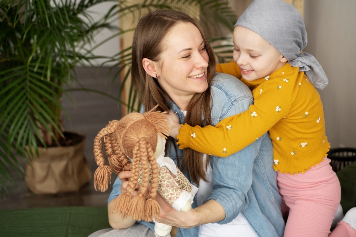 No lugar de flores, salas de espera: o Dia das Mães de quem luta contra o câncer de um filho