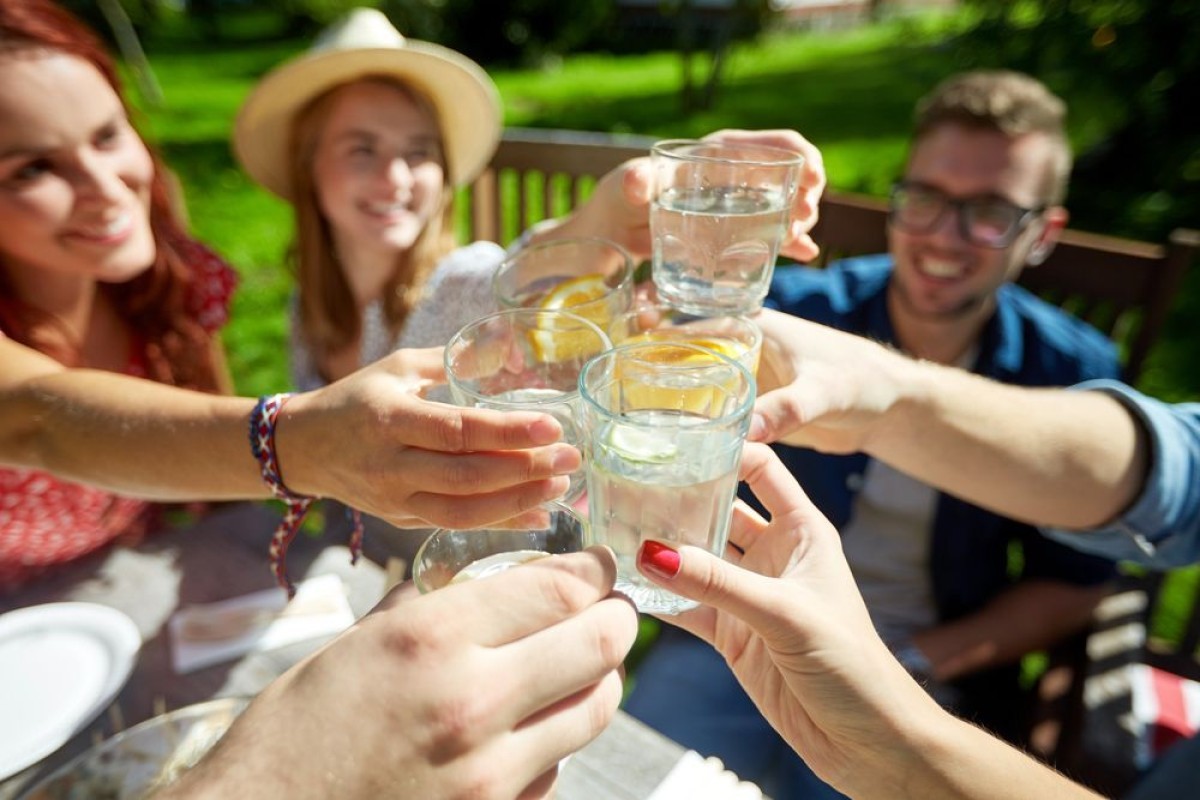 Geração Z Revoluciona o Consumo de Álcool e Abraça a Era da Sobriedade!