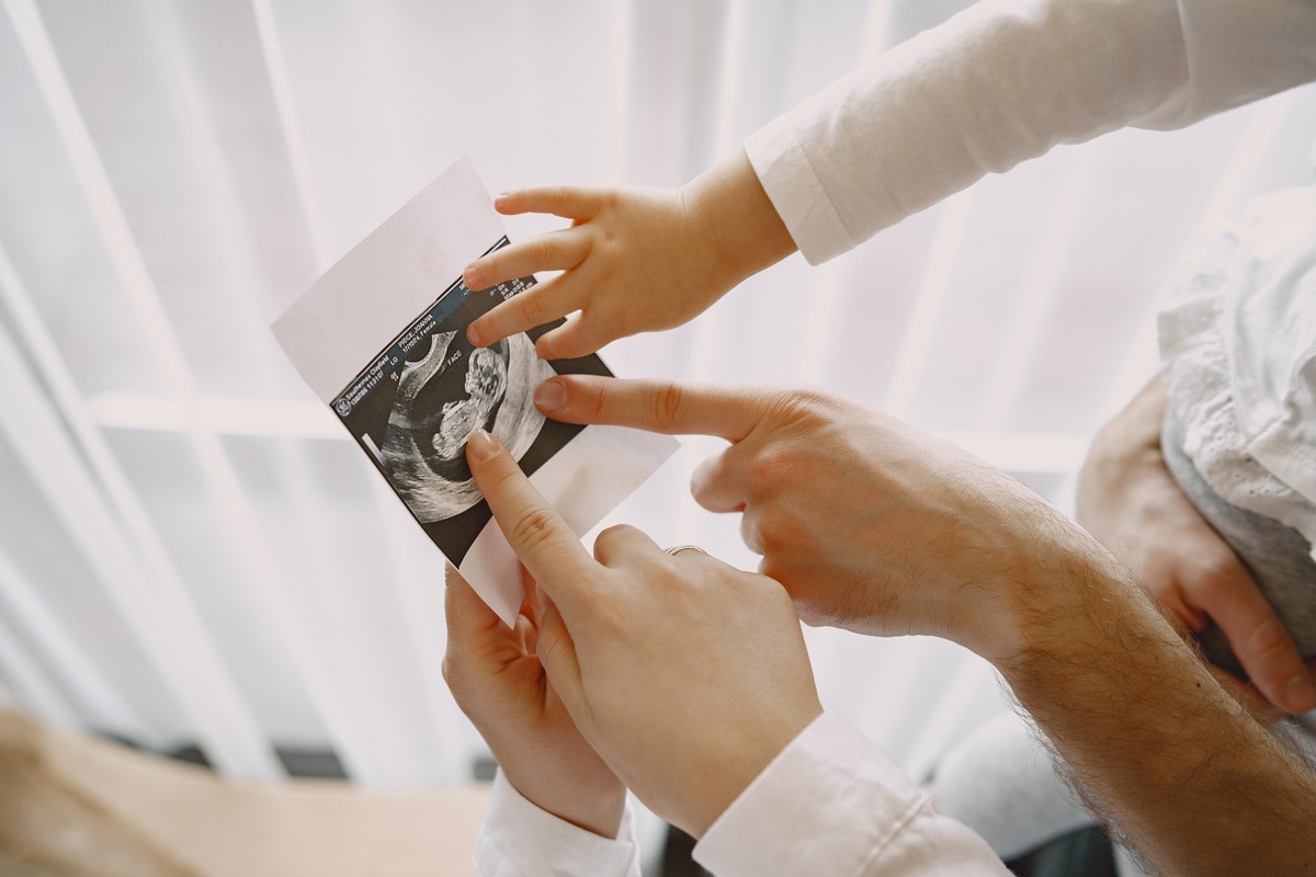 Tudo o que Toda Mulher Precisa Saber sobre Congelar, Doar e Receber Óvulos e Embriões
