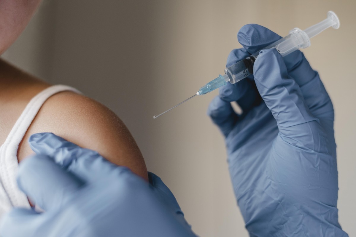 Vacinação contra HPV: campanha em SP mira imunização de 657 mil adolescentes