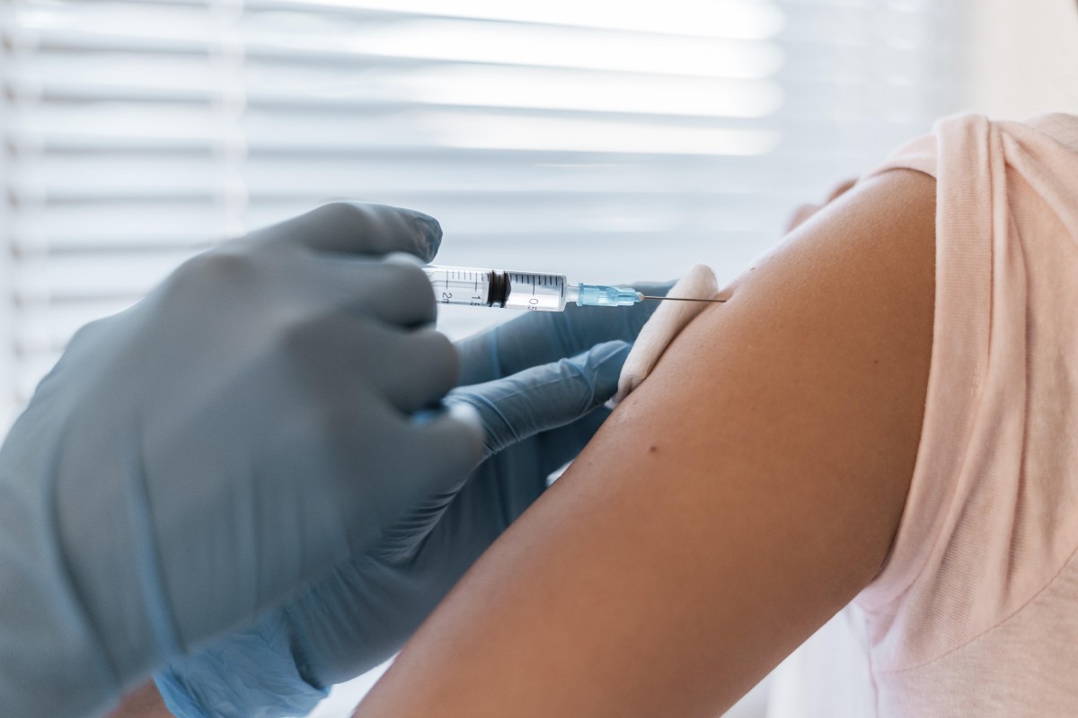 Implante de Testosterona em Mulheres: Benefícios, Riscos e Indicações da Reposição Hormonal